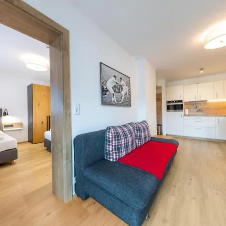 Haus Schnoell 7 *